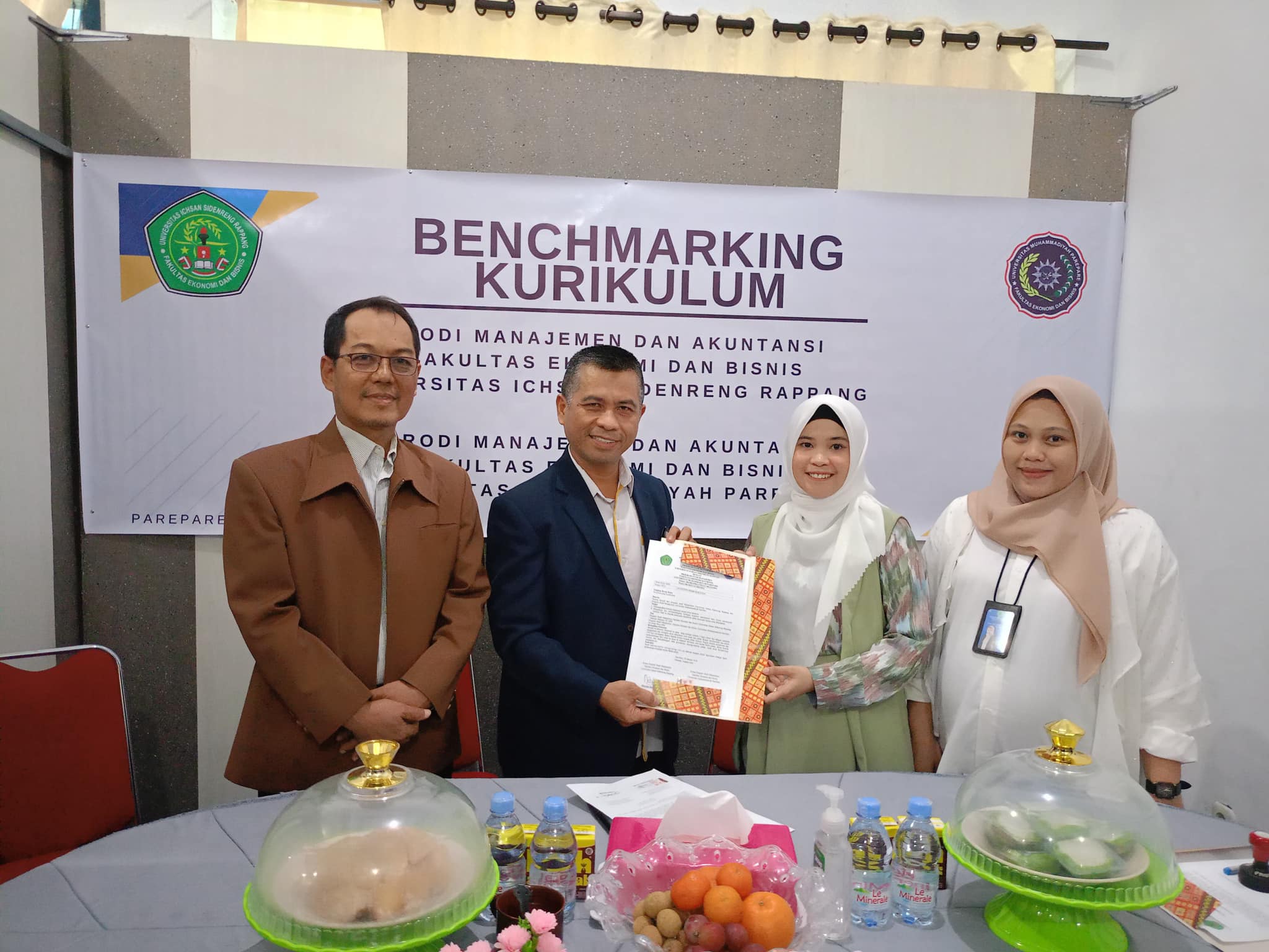 Bencmarking Kurikulum dengan Universitas Muhammadiyah Pare Pare